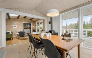 Nice Home In Glesborg With Kitchen