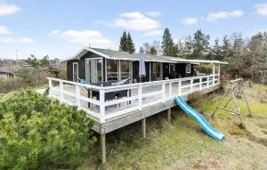 Nice Home In Glesborg With Kitchen - Bønnerup Strand