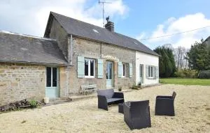 Gorgeous Home In Passais-Villages - Gorron