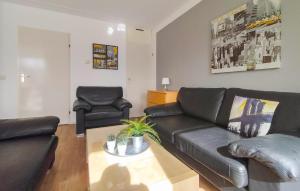 Amazing Home In Vlagtwedde With Wifi