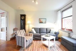 Ferienhaus Seeschwalbe mit großem Garten - Barkelsby