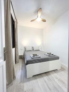 Beautiful, 2 double bedrooms apartment in Central Los Cristianos, 3 mins from the beach