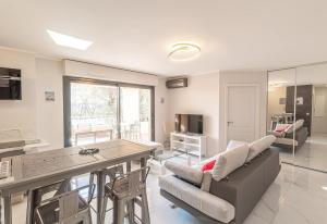 Beautiful apartment with pool near Monaco