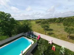 Villa sans vis-à-vis avec vue et piscine située entre Nîmes et Montpellier, à 20 minutes des plages - Codognan