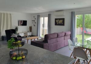 Villa sans vis-à-vis avec vue et piscine située entre Nîmes et Montpellier, à 20 minutes des plages