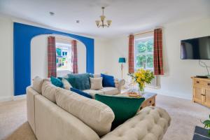 Enholmes Coach House