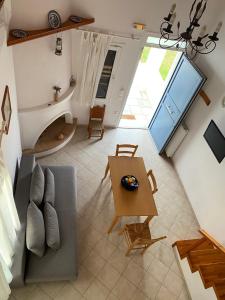 Pelagos Rooms on Gyrismata beach