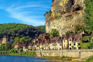 Maisons de vacances In the heart of Sarlat- Charming & Authentic House : Maison 3 Chambres