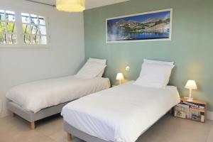 Maisons de vacances La Belle Aube - Near Bergerac Swimming pool : photos des chambres