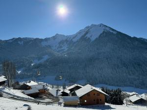 Charming, cosy chalet nestled in a breathtaking surrounding with spectacular, stunning mountain views