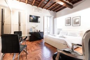 Studio with Terrace room in Top Houses Rome