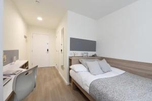 Bright Ensuite at St Mungos in Glasgow