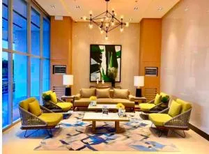 Executive Condo unit @ the Palladium - Cari Mayor