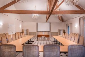 Hotels L'Orangerie du Chateau des Reynats : photos des chambres