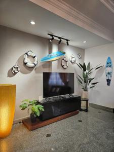 Little Heaven by Sky Hive, A Beach Front Bungalow