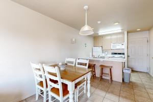 Harbor Village Pool Building Condo 104