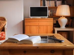 Apartment Alpes et Lac 2 by Interhome