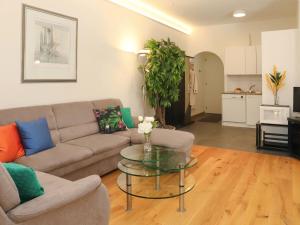 Apartment Alpes et Lac 40 by Interhome