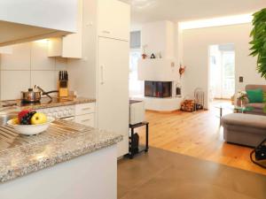 Apartment Alpes et Lac 40 by Interhome