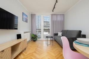 Apartment with Parking in the Heart of Warsaw by Rent like home