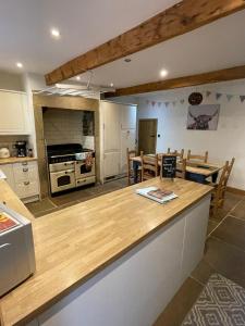 Wuthering Cottage - Central, Stylish, Cosy, Comfy