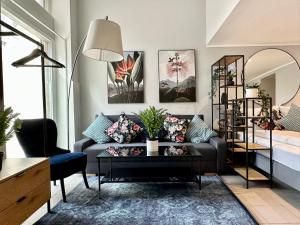 City Apartment, central, 2 min to U4
