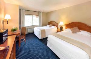 Queen Room with Two Queen Beds room in Hotel Glenwood Springs