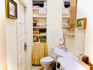 Unique 2 bedroom apt with a vintage touch (4+1)