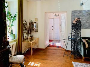 Unique 2 bedroom apt with a vintage touch (4+1)