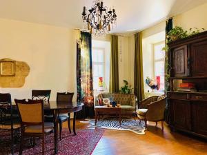 Unique 2 bedroom apt with a vintage touch (4+1)