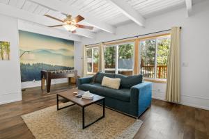 The Bear Hut - The perfect home away from home!