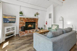 The Bear Hut - The perfect home away from home!