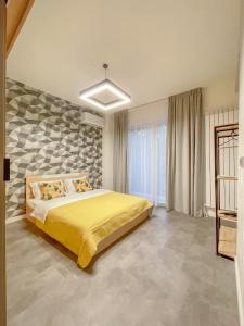 Stylish City Center Apartment by NDK