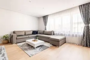 European heart 2-bedroom flat. - Schaerbeek