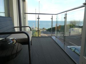 Seaview West Coast - Exceptional - 2 Bedrooms Sleeps 5 -Stunning Sea Views - 500 metres to Beach