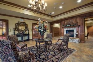Branson Condo at Pointe Royale with Indoor Pool and Hot Tub walking distance to Clubhouse