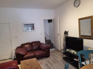 Nice Double Bedroom Near QMC