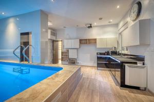 Villas La Villa - Piscine / Karaoke / Jeux : photos des chambres
