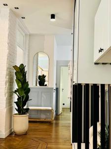 Luxury 2BR, 300m from Eiffel Tower & Rue Cler area