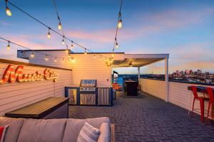 New NashVegas Downtown Rooftop City Views 13Beds