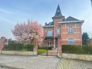 Maison de maître dans un village à la campagne - Sorbais