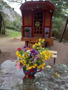 Tentes de luxe La roulotte du petit paradis : photos des chambres