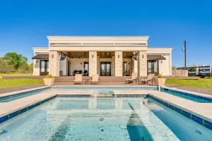Stunning Ranch Villa Private Pool and Hot Tub! - Round Top