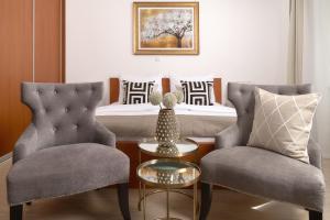 Apartments Studios 81