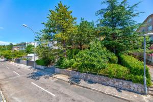 Apartments in Selce 41700