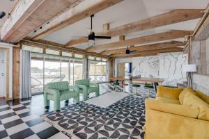 New KAMP - Rooftop Penthouse