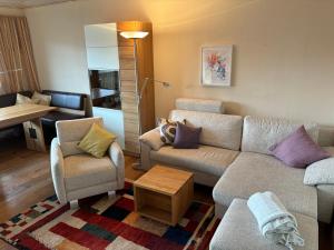 Modernes Apartment mit Panoramablick & Wanderwegen ab Haustür