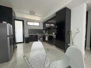 Emys City Center Flat at 77 on Independence