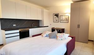 JASMINE MALPENSA EXPRESS and train to Milano