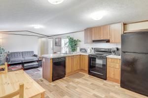 Pet-Friendly Home about 5 Mi to Blue Ridge Parkway!